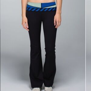 Lululemon Groove Flare Pant Tall Quilt Winter 13-18 Reversible Size 8 – Like New